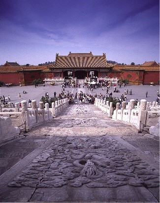 The impressive Imperial Walkway is a single piece of carved marble measuring 16 metres and weighing an incredible 200 tons.